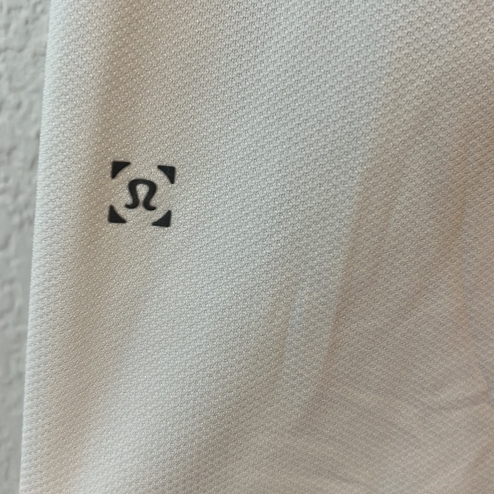 Lululemon - Picture 3 of 3